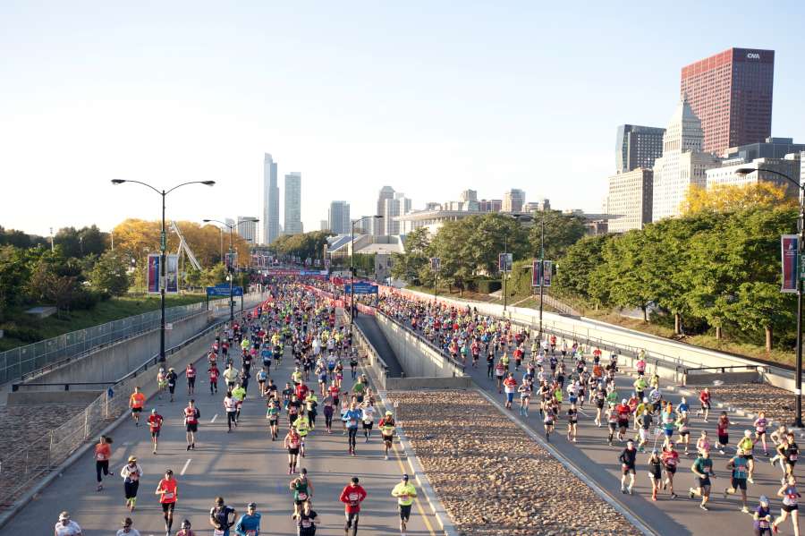 Runners taking part in the Bank of America Chicago Marathon